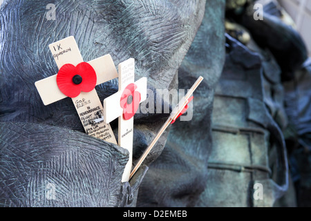 Das RAF Bomber Command Denkmal befindet sich am westlichen Ende des Green Park es von ihrer Majestät Königin Elizabeth II enthüllt wurde. Stockfoto