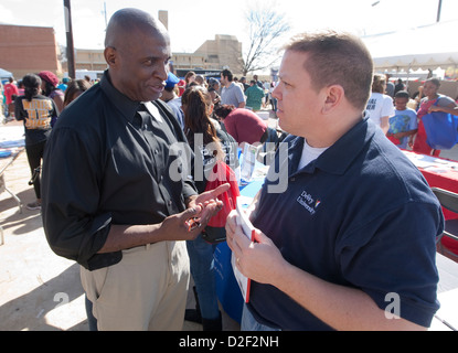 Outdoor-MLK-Festival in Texas beinhaltet Essen, Tanz und Information Stände Stockfoto