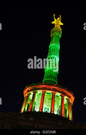 Berlin, Deutschland, beleuchtet bunt Siegessaeule während des Festival of Lights Stockfoto