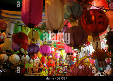 Hong Kong, China, chinesische Lampions an einem Stand auf einem Wochenmarkt Stockfoto