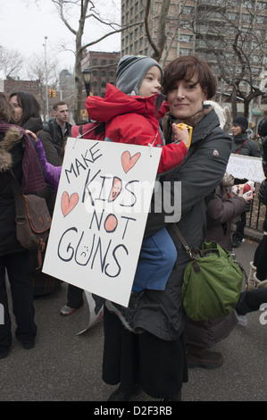 1 Million Mütter für Waffenkontrolle Demonstration in New York City am 21. Januar 2013, Waffe und Munition Verschärfungen zu fordern. Stockfoto