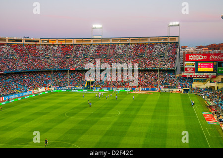 Fußballspiel im Vicente Calderon Stadion. Madrid, Spanien. Stockfoto