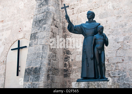 Statue von Str. Francis von Assisi und der kleine Junge, Plaza de San Francisco, Habana Vieja, Havanna, Kuba Stockfoto