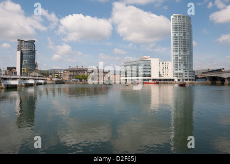 Die Obal und The Boat Gebäude am Lagan Weir, Belfast, Northern Ireland Stockfoto