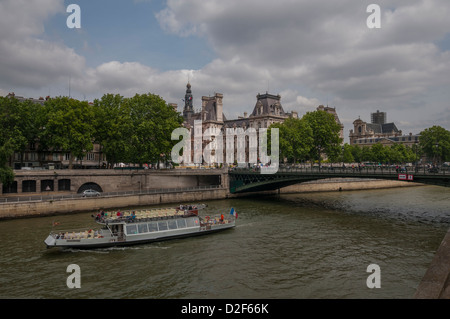 Hotel De Ville und Seineufer in Paris, Frankreich Stockfoto