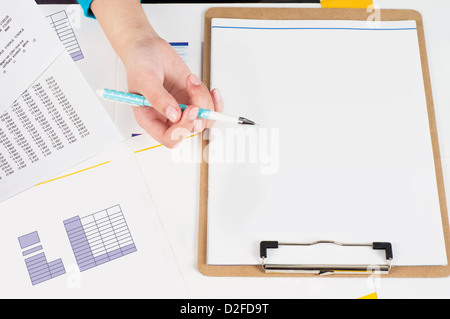 Close-up auf dem Schreibtisch des Textes Stockfoto