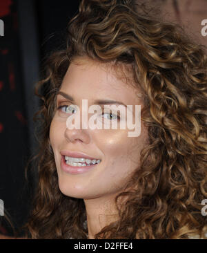 22. Januar 2013 - Los Angeles, Kalifornien, USA - AnnaLynne McCord kommt für die Premiere des Films "Spartacus: Krieg der Verdammten" am Regal La Live-Theater. (Bild Kredit: Kredit: Lisa O'Connor/ZUMAPRESS.com/Alamy live-Nachrichten) Stockfoto