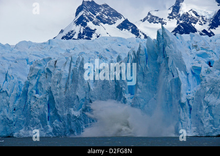 Perito Moreno Gletscher Kalben, Nationalpark Los Glaciares, Patagonien, Argentinien Stockfoto