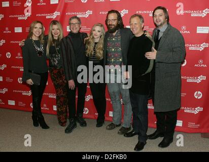 Laura Rister, Heidi Jo Markel, Rob Epstein, Amanda Seyfried, Peter Sarsgaard, Jeffrey Friedman, Jim Young im Ankunftsbereich für LOVELACE Premiere beim Sundance Film Festival 2013, Eccles Theatre, Park City, UT 22. Januar 2013. Foto von: James Atoa/Everett Collection/Alamy live-Nachrichten. Stockfoto