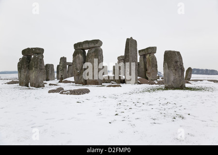 Stonehenge im Schnee, Wiltshire, England, Großbritannien Stockfoto