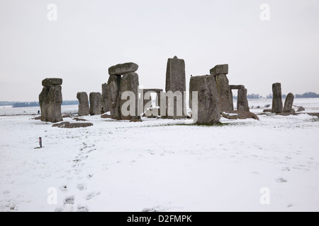 Stonehenge im Schnee, Wiltshire, England, Großbritannien Stockfoto