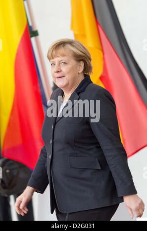 Berlin, Deutschland. 23. Januar 2013. Bundeskanzlerin Angela Merkel erwartet die Ankunft der Präsident von Benin Boni Yayi zum Bundeskanzleramt in Berlin, Deutschland, 23. Januar 2013. Foto: MAURIZIO GAMBARINI / Alamy Live News Stockfoto