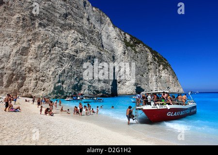 Ansicht der Navagio Beach auch bekannt als Schiffswrack Bucht oder Schmuggler Bucht, Insel Zakynthos, Zakynthos, Griechenland, Europa. Stockfoto