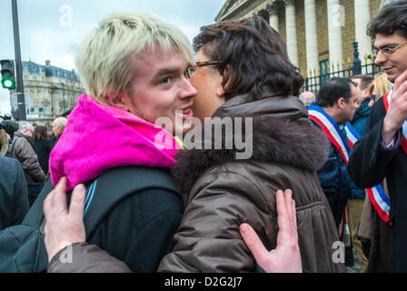 Paris, Frankreich, 'Xavier Bongibault', 'Manif pour Tous'-Gegner, bei den französischen Abgeordnetenparlamenten marschieren Anti-gay-Ehe, von der Nationalversammlung zum Präsidentenpalast, katholischer Aktivist, france Kiss, Anti-lgbt-Protest Stockfoto