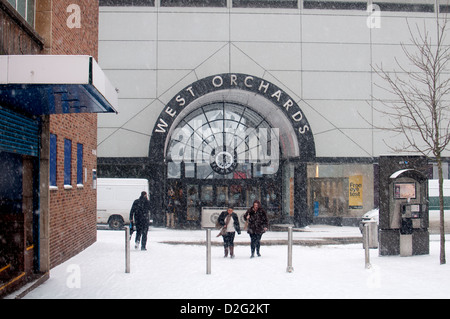 Einkaufszentrum West Orchards Schneewetter, Coventry, UK Stockfoto