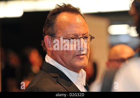 Genf, Schweiz. 22. Januar 2013. Französischen Schauspieler Jean Reno besucht bei IWC Race Night Dinner in Geneva.The Swiss watch Manufactur feierte seine neue Ingenieur-Kollektion sowie die Partnershipwith der Mercedes AMG Petronas Formula One Team. Foto: Frank Mai / picture Alliance / Alamy Live News Stockfoto