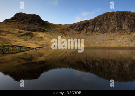 Scheut Tarn, Pavey Arche, Harrison Stickle Fells Langdale Pikes, Great Langdale Valley Nationalpark Lake District, England Stockfoto