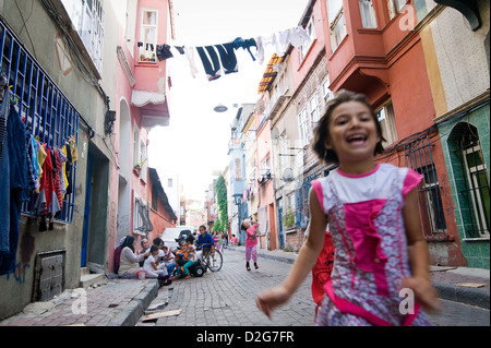Balat und Fener sind eher konservativen Viertel von Istanbul pulsiert das Streetlife. Stockfoto