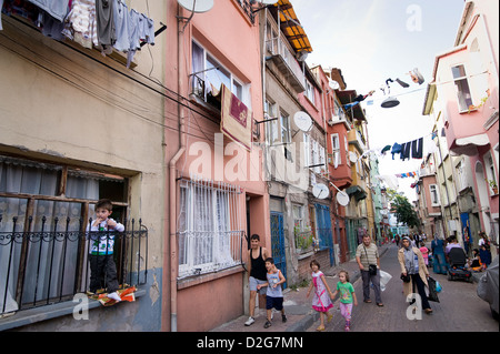 Balat und Fener sind eher konservativen Viertel von Istanbul pulsiert das Streetlife. Stockfoto