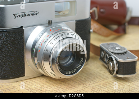 Vintage Voigtlander Vito B Kamera mit FFWP COMBI-meter aus den 1950er Jahren Stockfoto