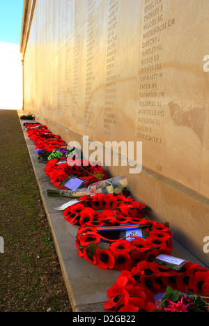 National Arboretum, Silhouette, erinnern sie, heute morgen für immer, Hammer, Meißel, Mauerwerk, in Flandern Felder, Schnitzerei, nationales Gedenken. Stockfoto