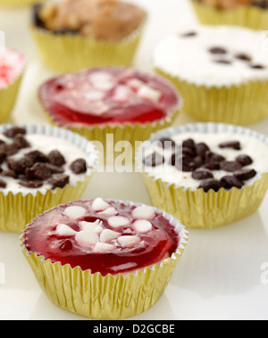 Käsekuchen Tassen Sortiment, Close Up Stockfoto