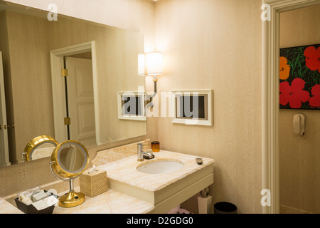 Luxuriöses Badezimmer im Wynn Hotel in Las Vegas. Stockfoto