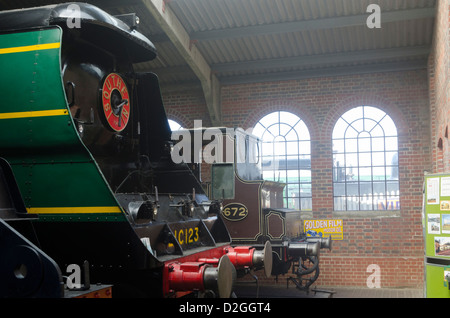 Klasse West Country Dampfmaschine "Blackmoor Vale" in Halle bei Bluebell Railway, Sheffield Park, in der Nähe von Uckfield, East Sussex Stockfoto