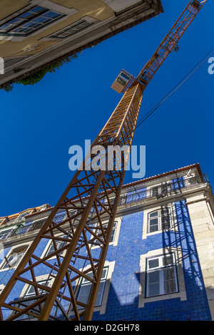 Auf der Suche nach Skywards, Lissabon, Portugal. Stockfoto