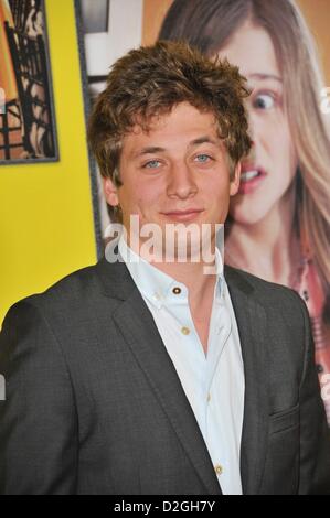 Jeremy Allen White im Ankunftsbereich für Film 43 Premiere, Graumans Chinese Theatre, Los Angeles, CA 23. Januar 2013. Foto von: Elizabeth Goodenough/Everett Collection/Alamy live-Nachrichten. Stockfoto