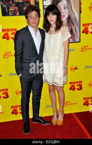 Jeremy Allen White im Ankunftsbereich für Film 43 Premiere, Graumans Chinese Theatre, Los Angeles, CA 23. Januar 2013. Foto von: Dee Cercone/Everett Collection/Alamy live-Nachrichten. Stockfoto