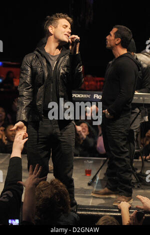 Joey McIntyre und Danny Holz während der New Kids On die Block-Tour Ankündigung im Irving Plaza am 22. Januar 2013 in New York City Stockfoto