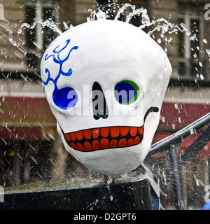 Schädel Skulptur Nahaufnahme Stravinsky Brunnen Ort Strawinsky Paris Frankreich Europa Stockfoto