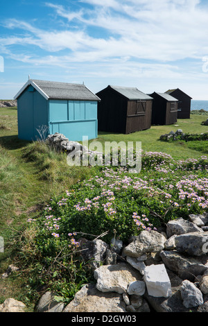 Strandhütten bei Portland Bill, Dorset, UK. Stockfoto