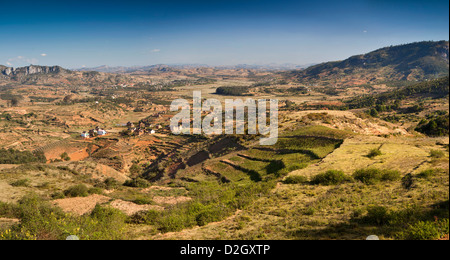 Madagaskar, Ambohimahasoa, terrassenförmig angelegten landwirtschaftlichen Feldern fruchtbaren Talebene, Panorama Stockfoto