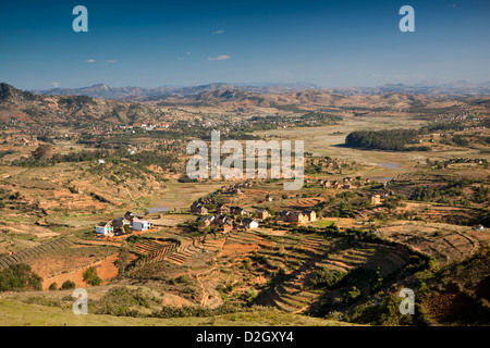 Madagaskar, Ambohimahasoa, terrassenförmig angelegten landwirtschaftlichen Feldern fruchtbaren Talebene Stockfoto