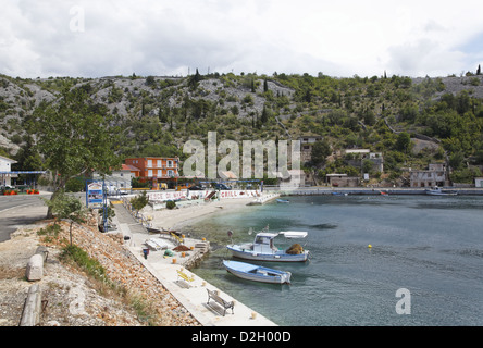 Kroatien, Kvarner-Bucht, ein kleines Fischerdorf mit Booten, Fernsehreihe, Kvarner-Bucht; Kleines Fischerdorf Mit Booten Stockfoto