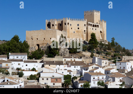 Renaissance-Schloss, gebaut von den Marchesen Velez Blanco auf weißes Dorf Stockfoto