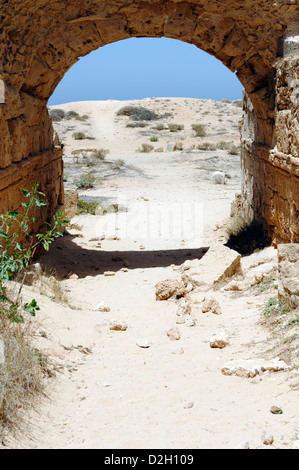 Leptis Magna. Libyen. Eingang zum Roman Circus oder Hippodrom aus einer Seite Passage auf der westlichen Seite des Amphitheaters. Stockfoto