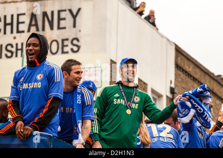 Peter Cech, Frank Lampard & John Obi Mikel Parade Siegesfeiern in SW6 für FC Chelsea das Champions League Finale Stockfoto