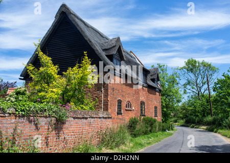 Traditionellen strohgedeckten Landhaus in Potter Heigham Norfolk UK Stockfoto