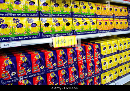 Eine Anzeige von Easter Eggs in A britische Supermarktkette Stockfoto