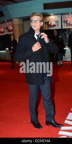 24. Januar 2013: Simon Baker betreut die Europäische Premiere von "ich geben es ein Jahr" im Londoner Leicester Square, London, UK Stockfoto