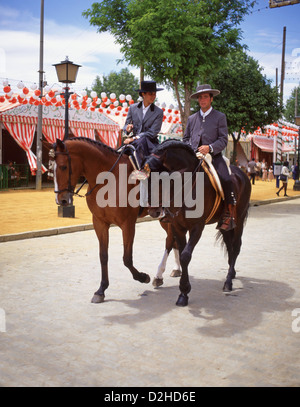 Reiter auf der Feria de Abril de Sevilla (Sevilla April Fair), Sevilla, Provinz Sevilla, Andalusien, Spanien Stockfoto