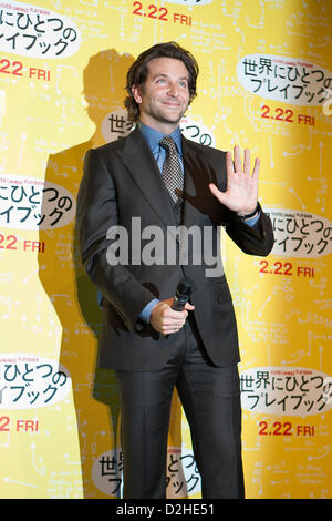 2013.01.24, fand Tokyo-Tokio-Filmpremiere von Silver Linings Playbook an der Toho-Kinos in Roppongi Hills Tokio. Hunderte von Fans kamen, Bradley Cooper Förderung der Film im Auftrag des zusätzlichen Cast Mitglieder Jennifer Lawrence, Robert de Niro, Jacki Weaver und Chris Tucker zu sehen. Special Guest: Kuroki Meisa The Movie in Japan der Öffentlichkeit Freitag, den 22. Februar erscheint. (Foto von Michael Steinebach/AFLO) Stockfoto