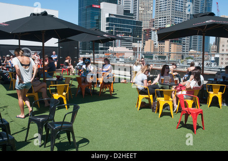 Bar auf dem Dach, Curtin House, Swanston Street, Melbourne, Australien Stockfoto