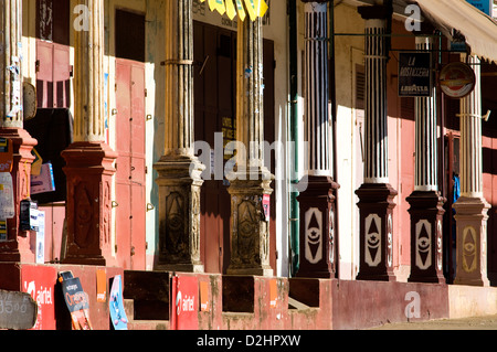 Geschäft in der Rue Colbert, Diego Suarez (Antsiranana), Madagaskar Stockfoto