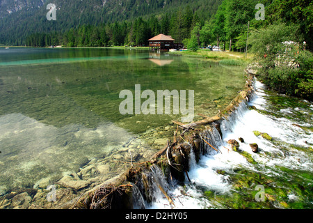 Italien, Trentino Alto Adige, Toblacher See und Dolomiten. Stockfoto