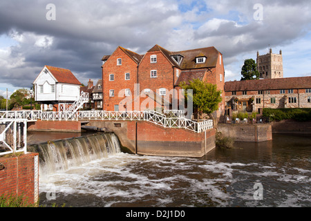 Abtei Mühle und Weir in der Stadt von Tewkesbury, Gloucestershire, Severn Vale, UK Stockfoto