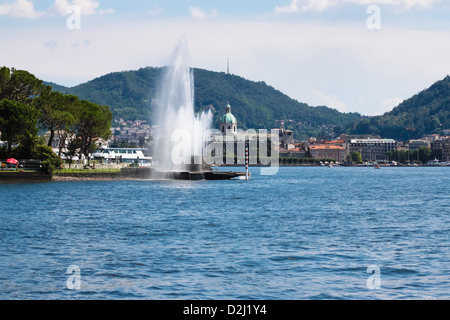 Schöner Brunnen am Comer See in Italien Stockfoto